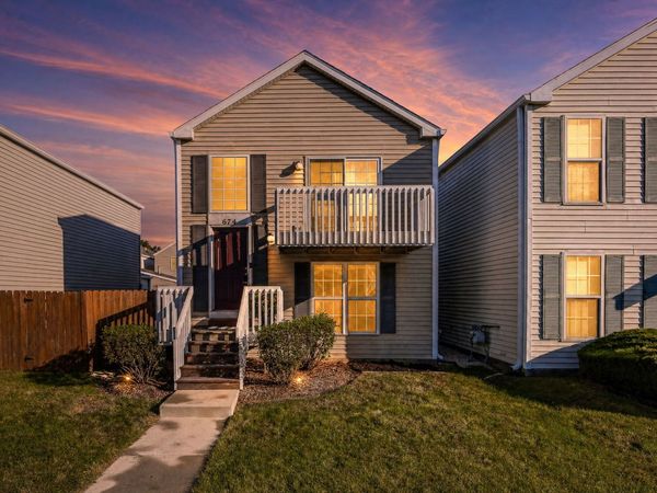 674 Four Seasons Boulevard , Aurora, IL 60504
