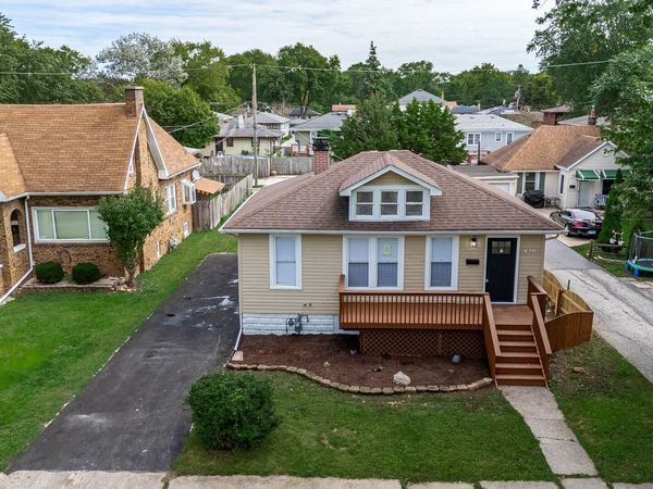 17825 Chicago Avenue , Lansing, IL 60438
