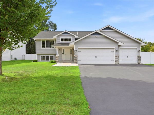 5209 49th Avenue N, Crystal, MN 55429