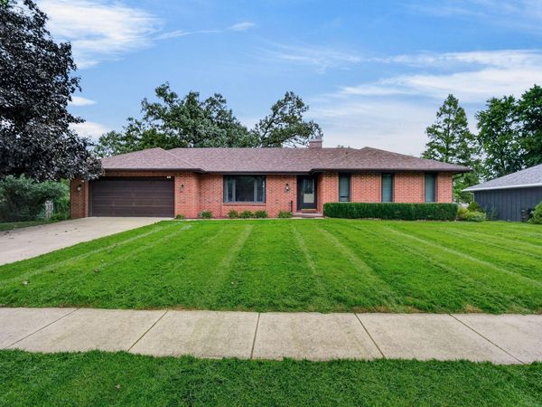 303 Oak Boulevard, Huxley, IA 50124