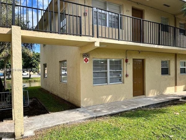 406 Lakeside Dr , Unit 117, Margate, FL 33063