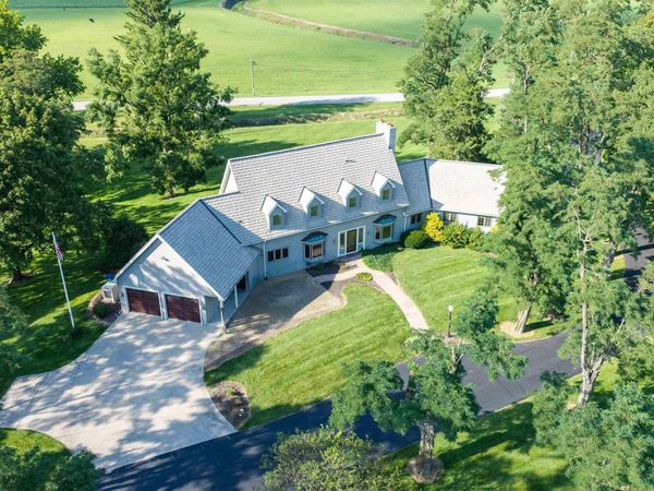2209 E 900 N Road, Huntington, IN 46750