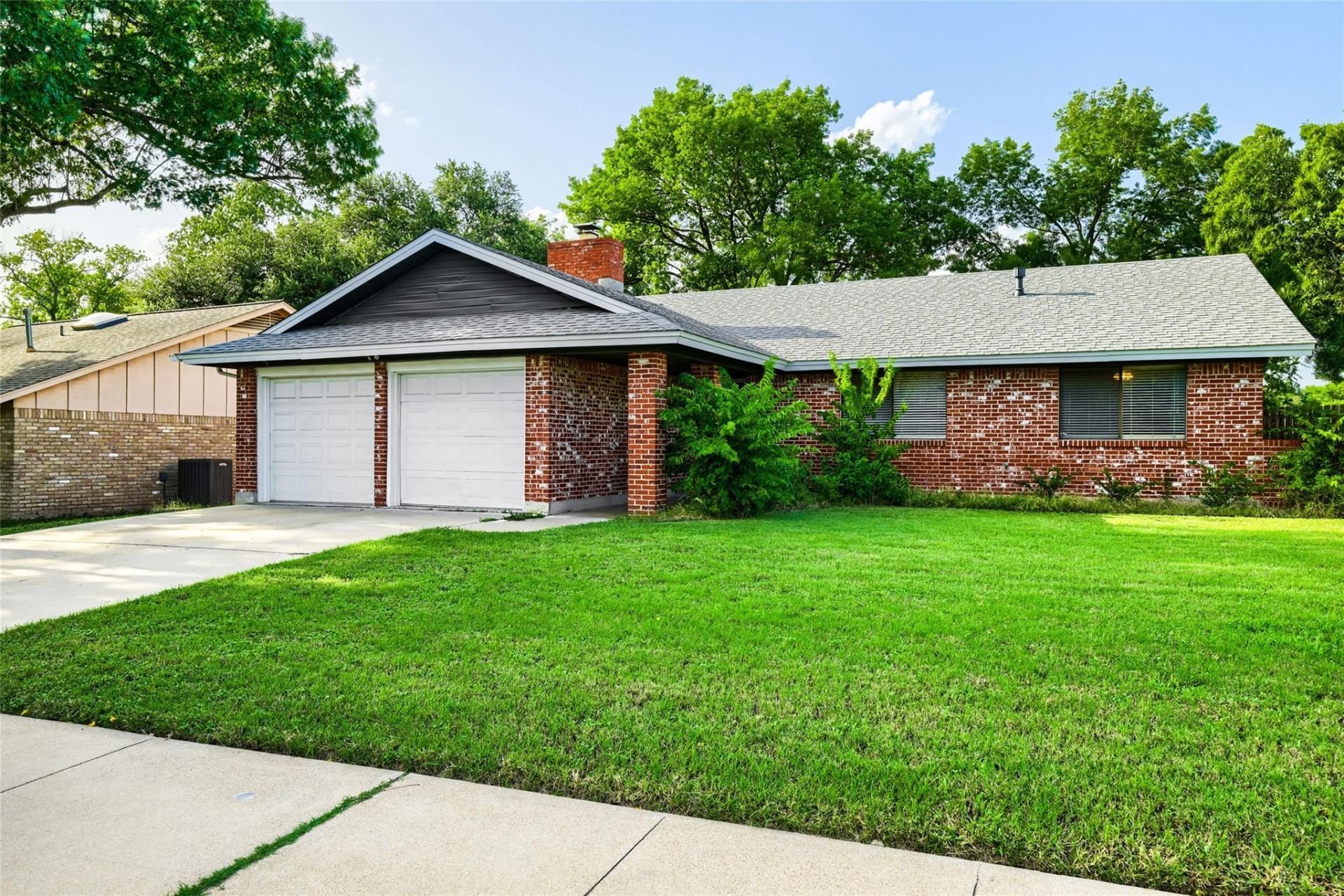 1300 Neans Dr, Austin, TX 78758 Main Photo
