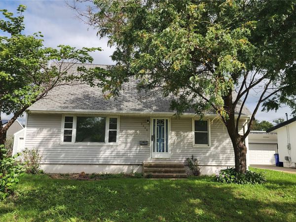 3308 H AVE NW , Cedar Rapids, IA 52405