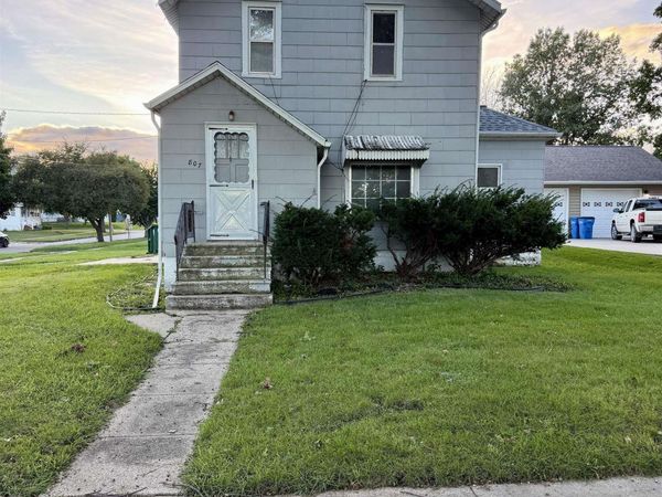807 6th Street, Grundy Center, IA 50638