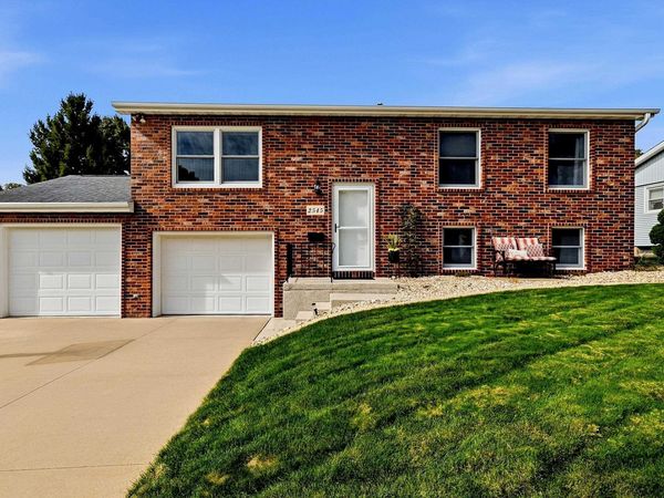 2545 Waller Street, Dubuque, IA 52002