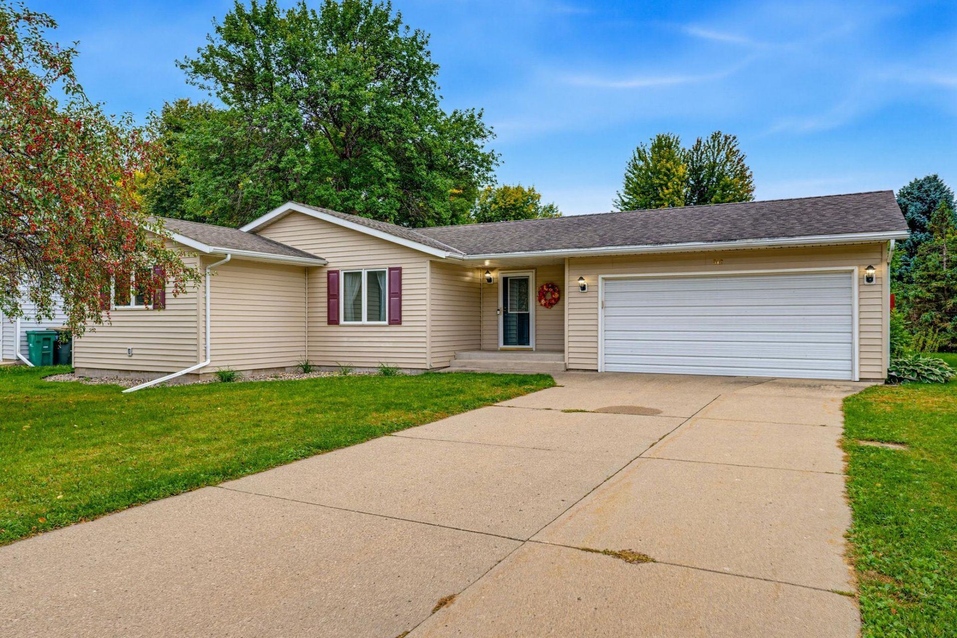 512 Abby Lane, Glencoe, MN 55336 Main Photo