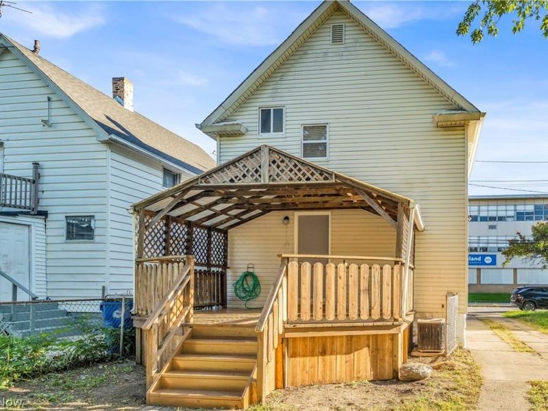 3212 Montclair Avenue, Cleveland, OH 44109 Photo 3