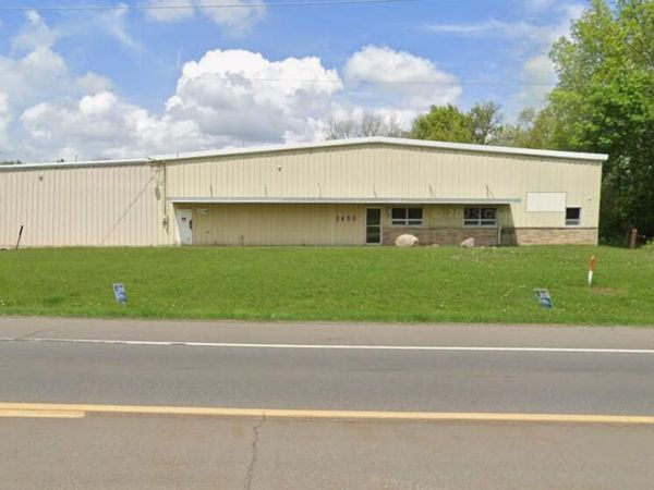 2450 W Columbia Avenue W, Battle Creek, MI 49015