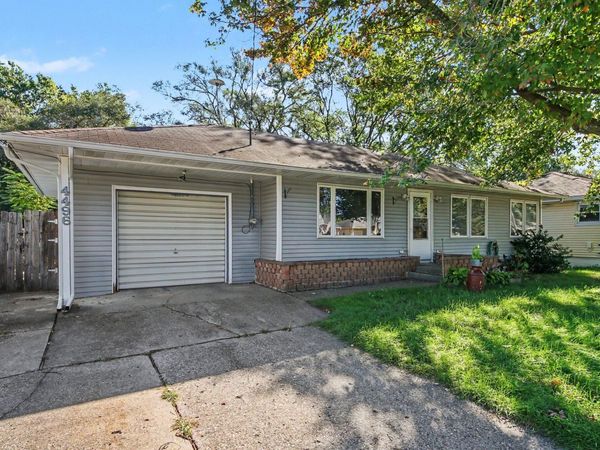 4496 SE Burgis Avenue SE, Kentwood, MI 49508