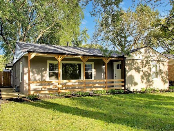 48 N Pleasant Road , Lake Zurich, IL 60047