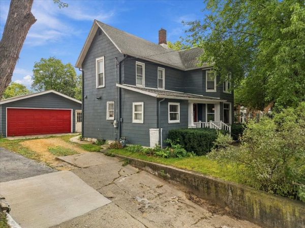 312 S Dement Avenue , Dixon, IL 61021