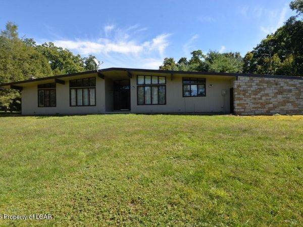 48 Yeager Road, Mountain Top, PA 18707