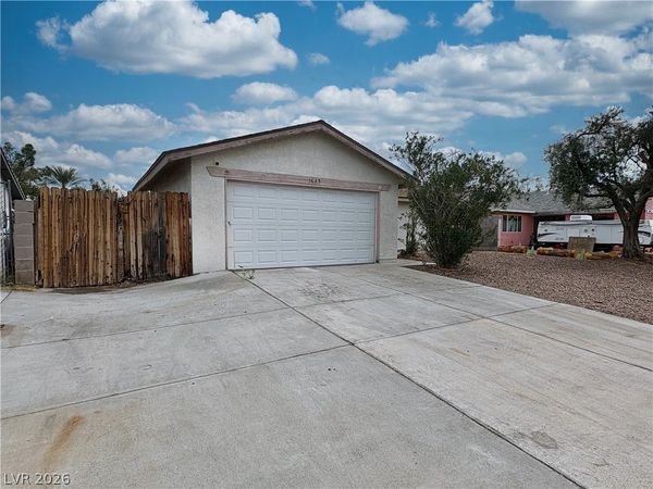 1625 Crest Haven Avenue , Las Vegas, NV 89108