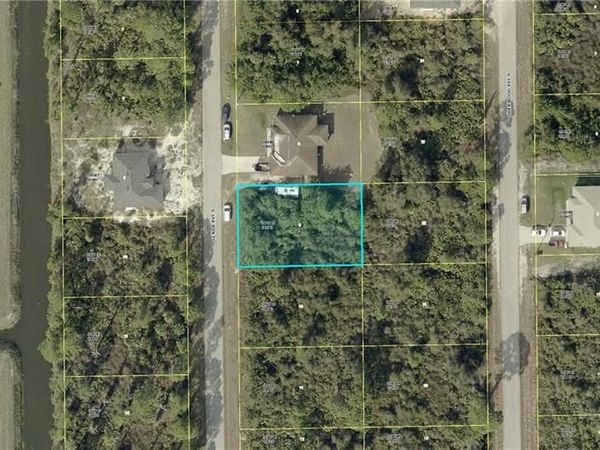 561 Genoa AVE S, LEHIGH ACRES, FL 33974