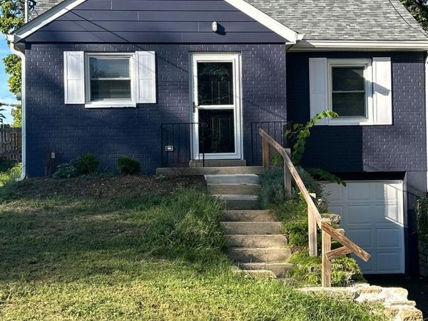 16 E Charlotte Avenue, Cincinnati, OH 45215