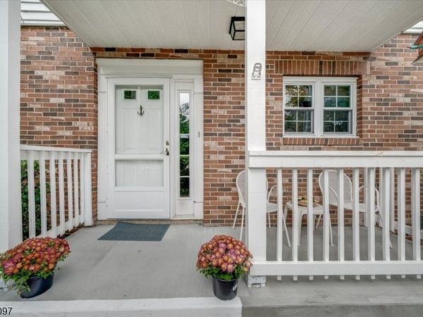 16 Lexington Ct, Chatham, NJ 07928