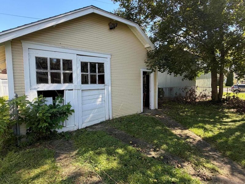 802 N High Street, Lancaster, OH 43130 Photo 3