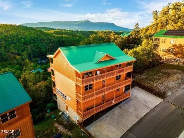 2313 Boulder Way , Sevierville, TN 37862