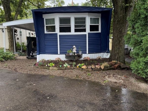12 E Buddy Street , Unit 12, Barberton, OH 44203