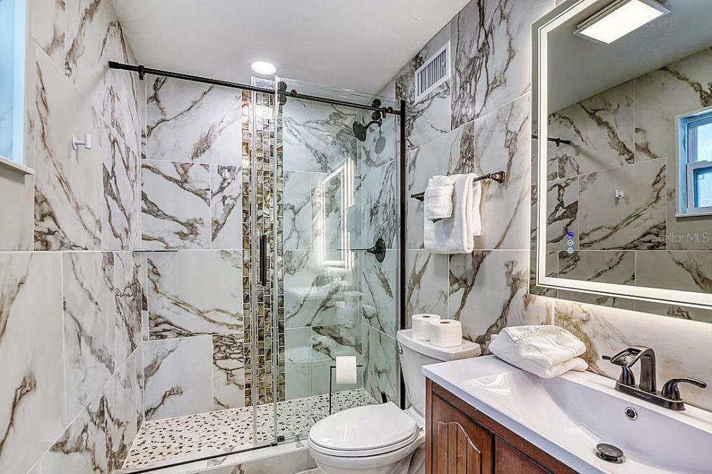 310 Bryn Mawr Island, Bradenton, FL 34207 Photo