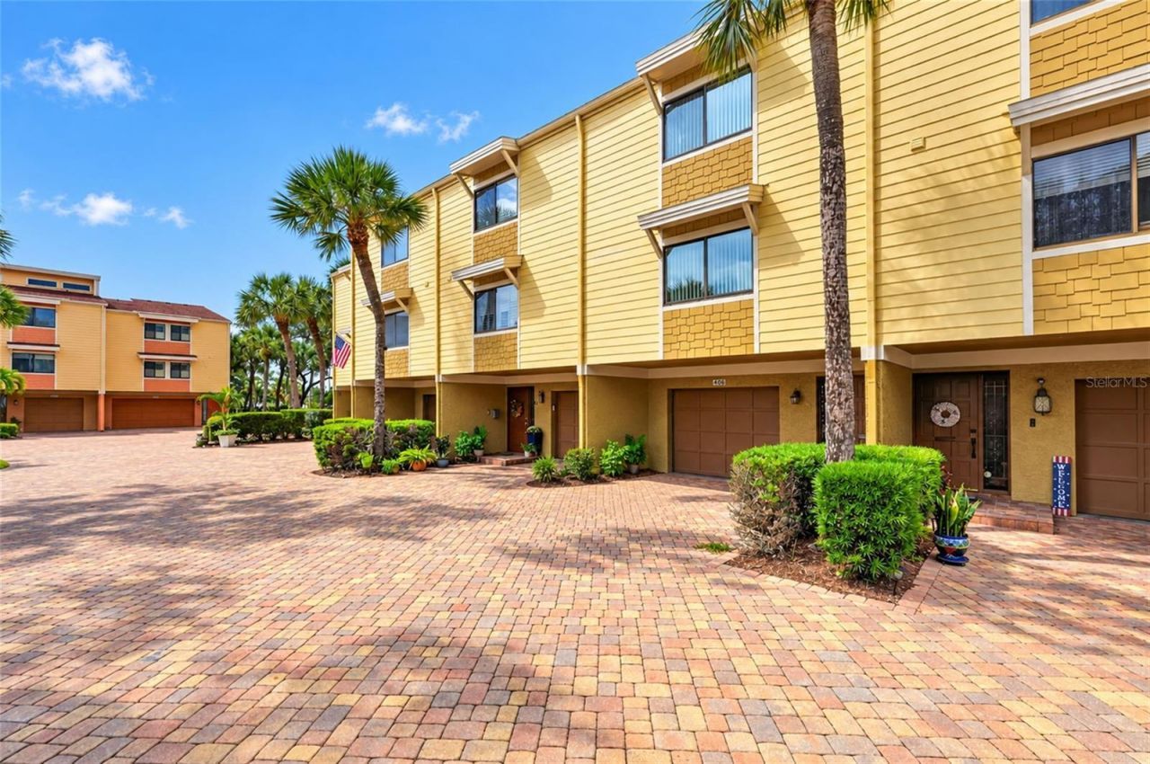 406 Sandy Hook Road, Treasure Island, FL 33706 Main Photo