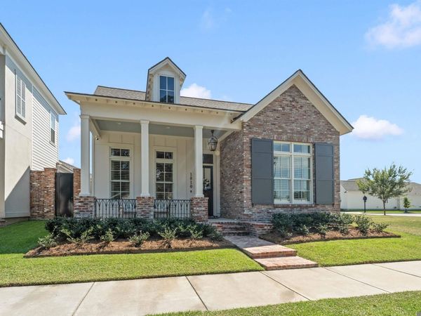1810 Dauphine St, Baton Rouge, LA 70808