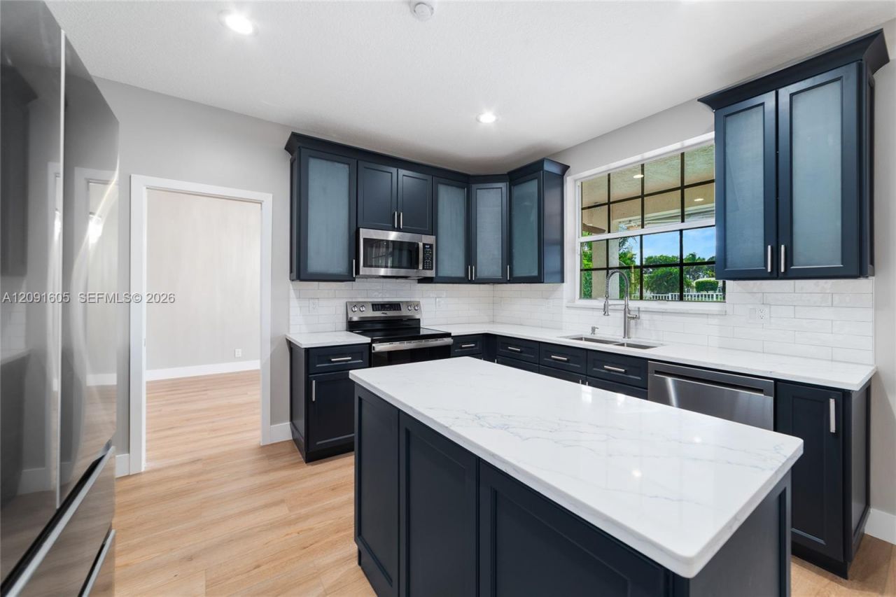 4400 Fox Ridge Dr, Weston, FL 33331 Photo