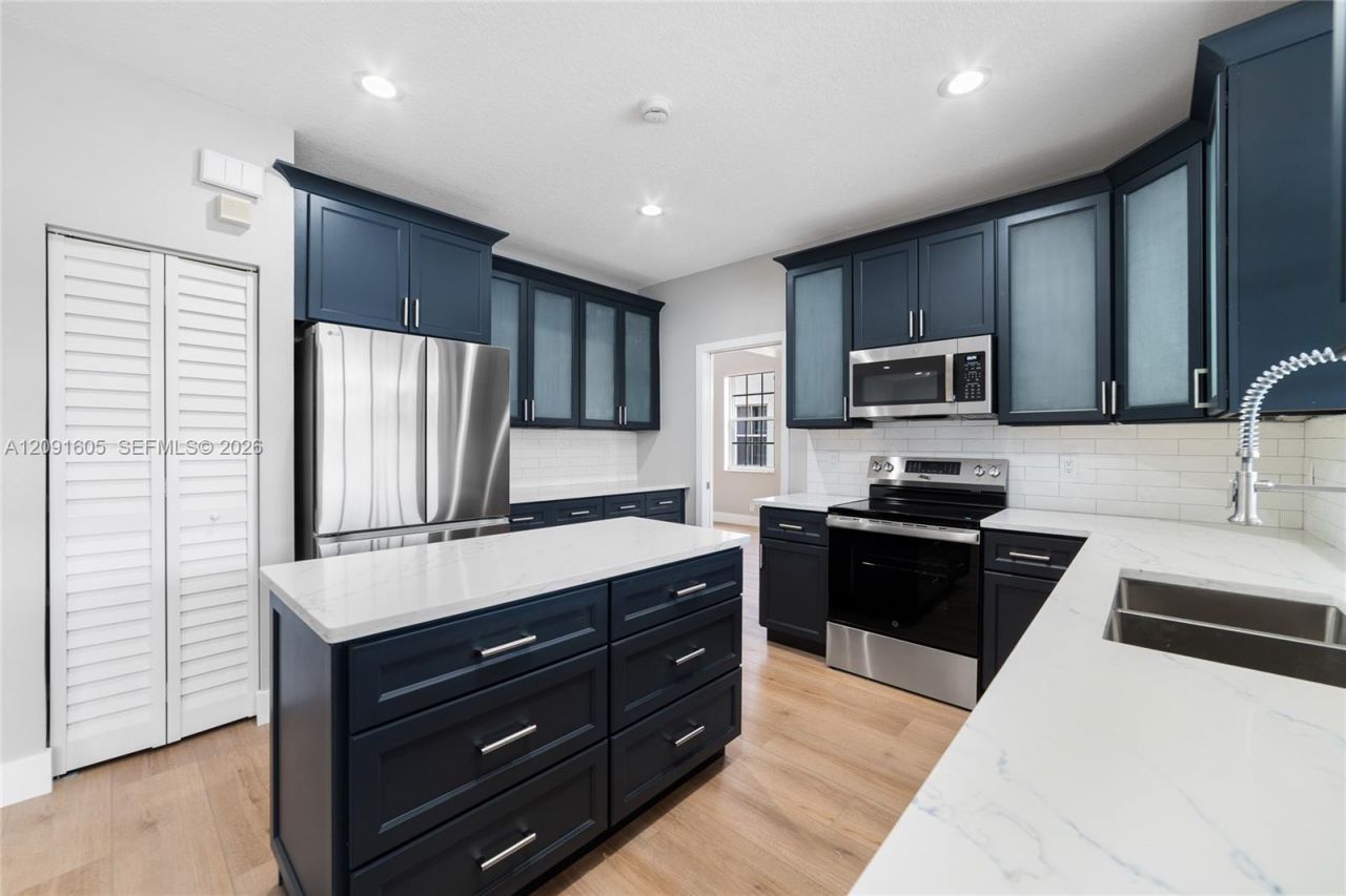 4400 Fox Ridge Dr, Weston, FL 33331 Photo