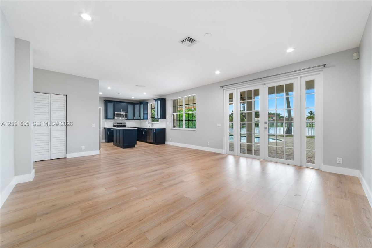 4400 Fox Ridge Dr, Weston, FL 33331 Photo