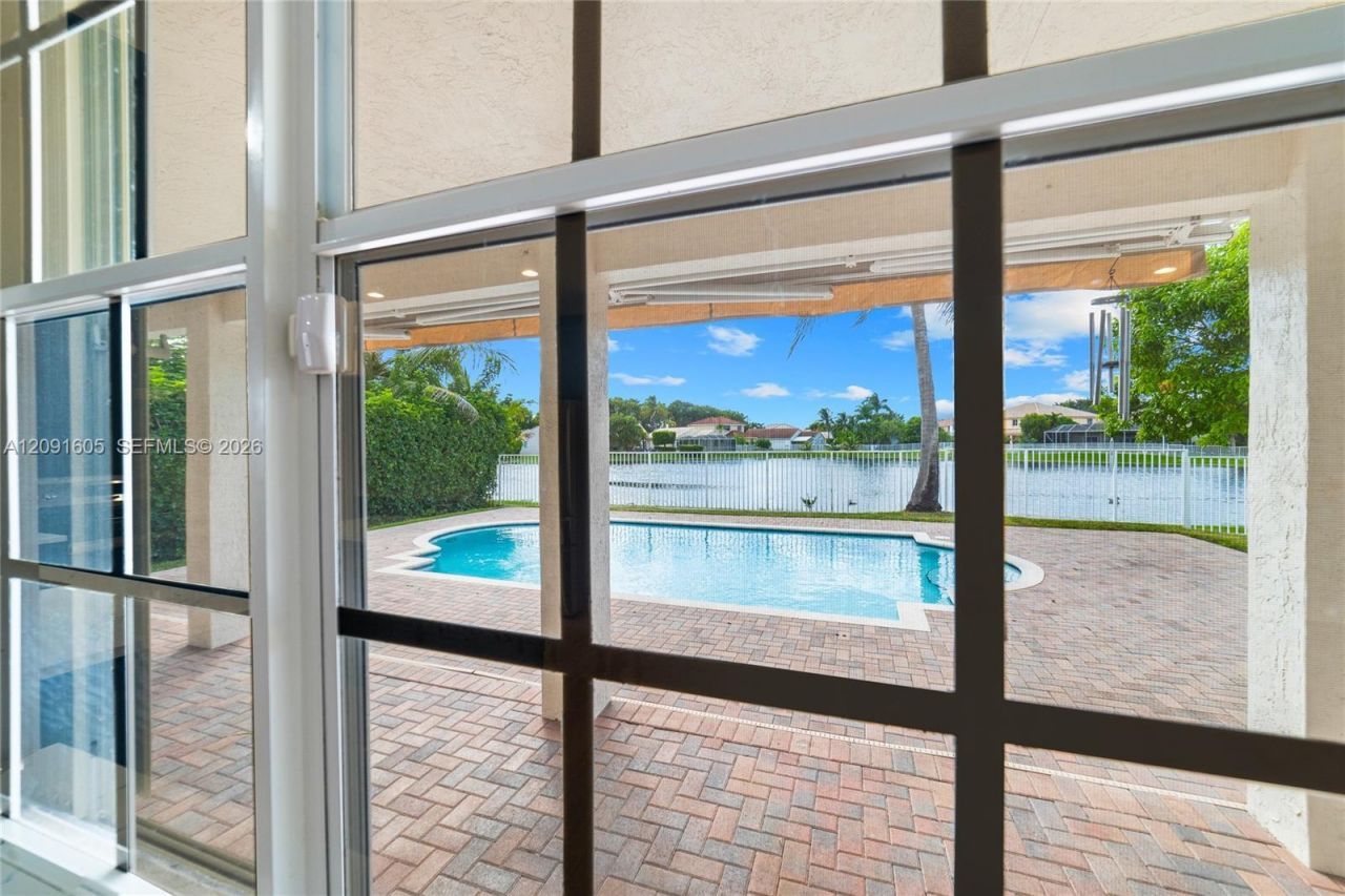 4400 Fox Ridge Dr, Weston, FL 33331 Photo