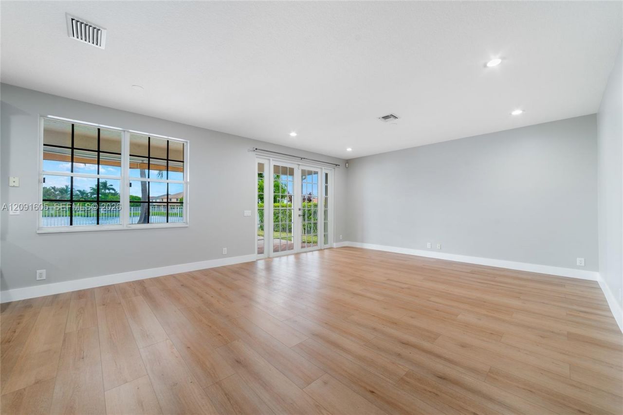 4400 Fox Ridge Dr, Weston, FL 33331 Photo