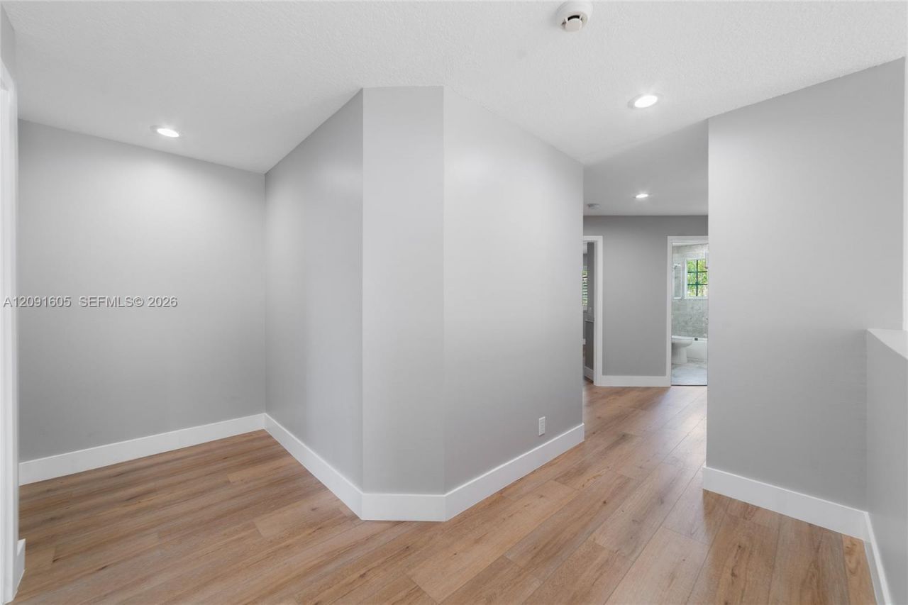 4400 Fox Ridge Dr, Weston, FL 33331 Photo