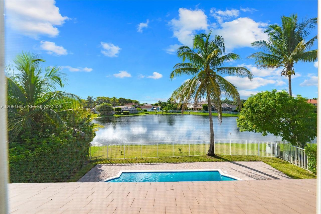 4400 Fox Ridge Dr, Weston, FL 33331 Photo