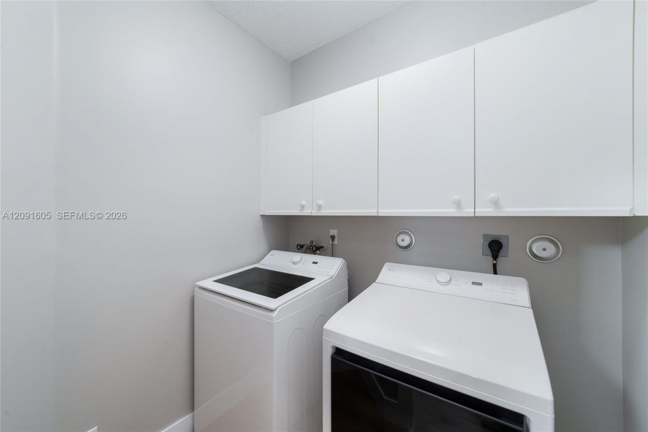 4400 Fox Ridge Dr, Weston, FL 33331 Photo