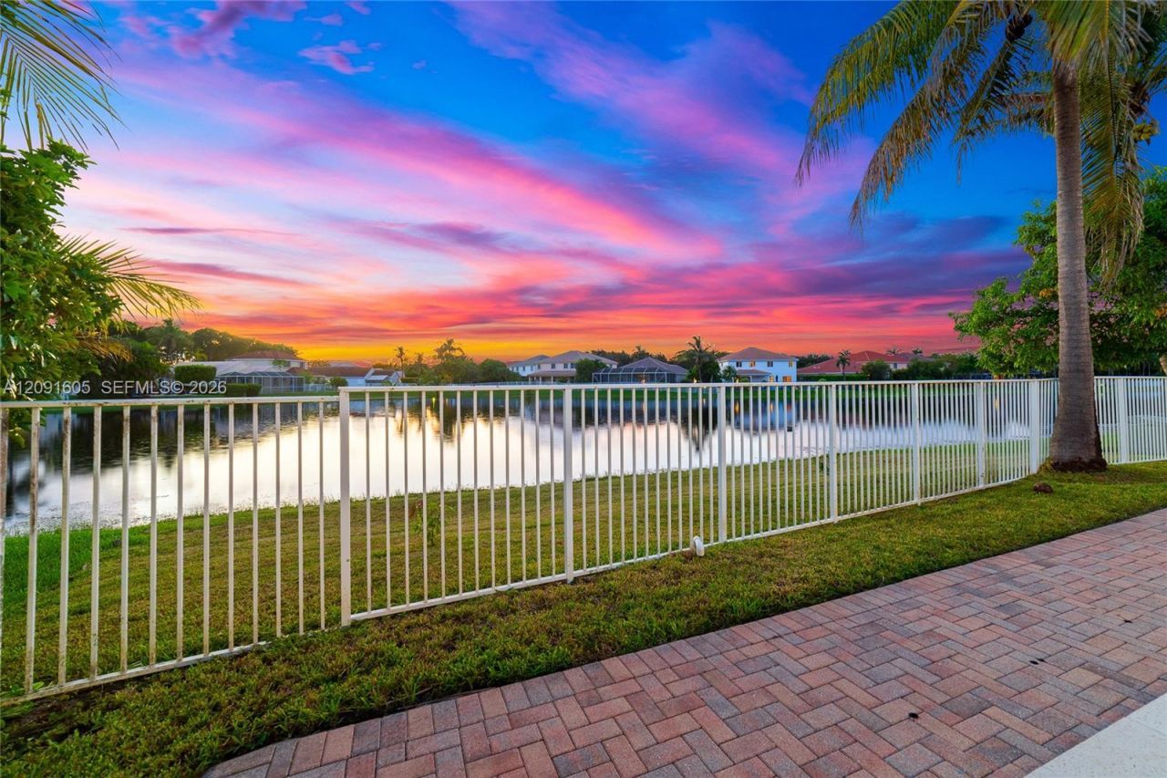 4400 Fox Ridge Dr, Weston, FL 33331 Photo