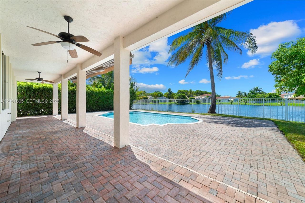 4400 Fox Ridge Dr, Weston, FL 33331 Photo