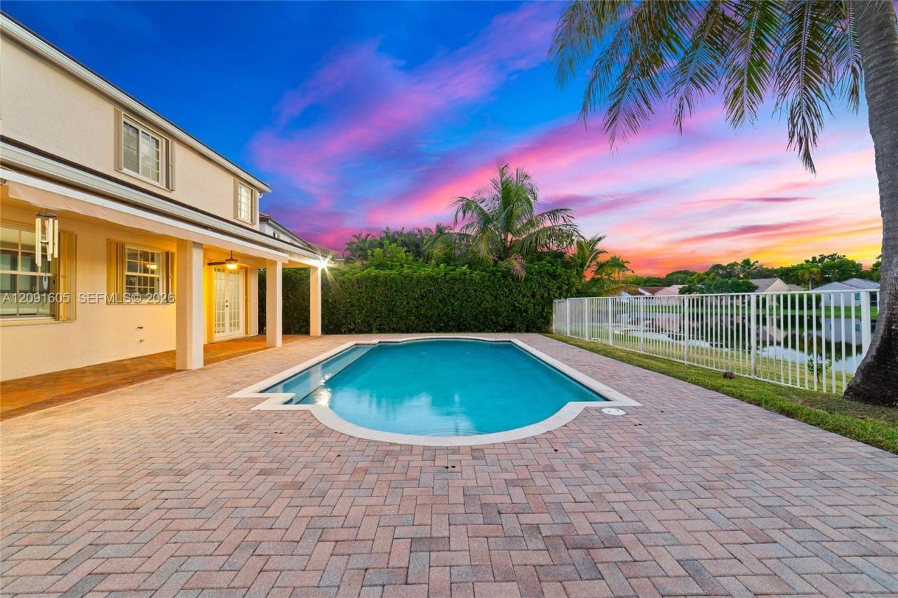 4400 Fox Ridge Dr, Weston, FL 33331 Photo
