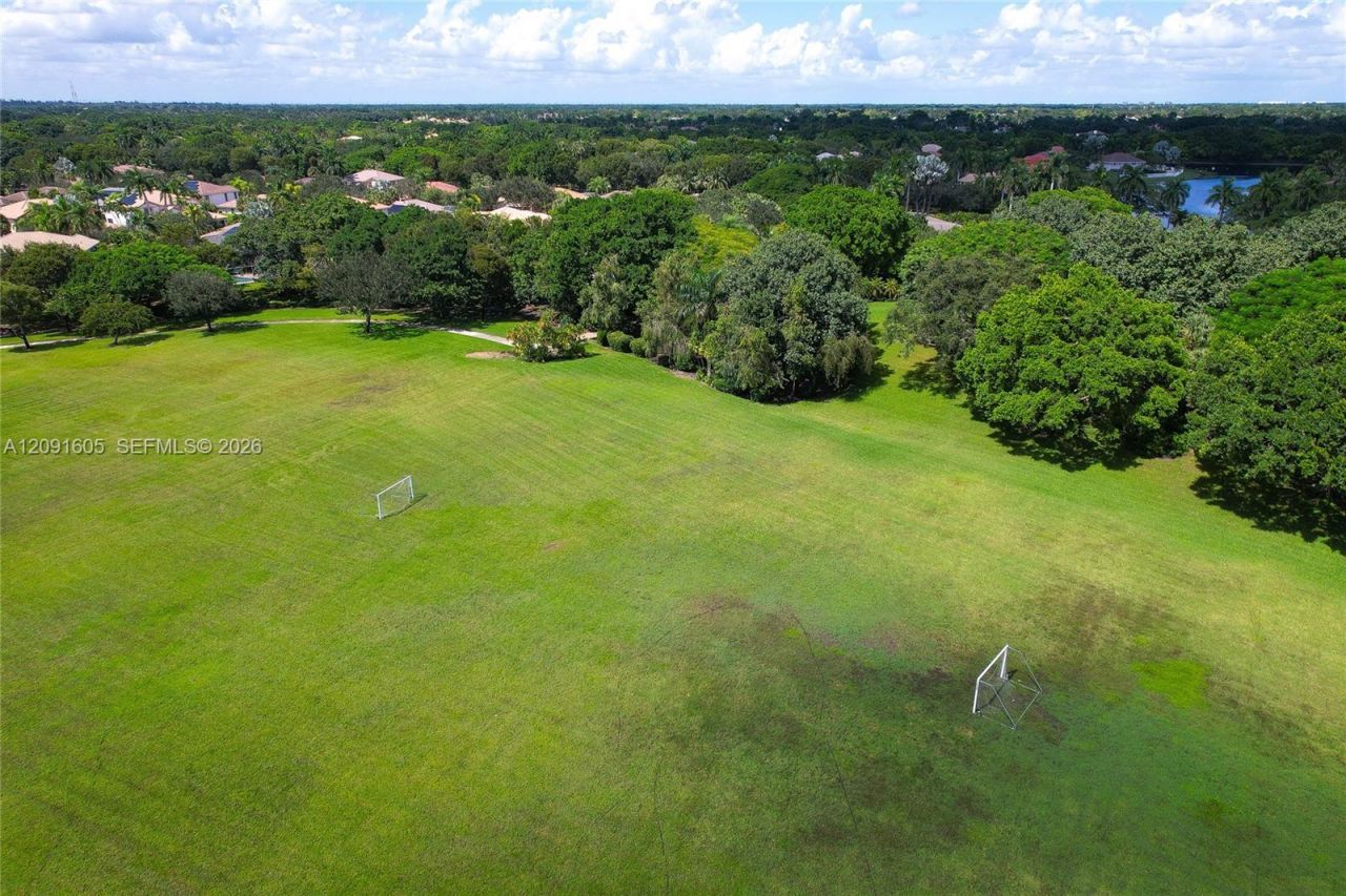 4400 Fox Ridge Dr, Weston, FL 33331 Photo