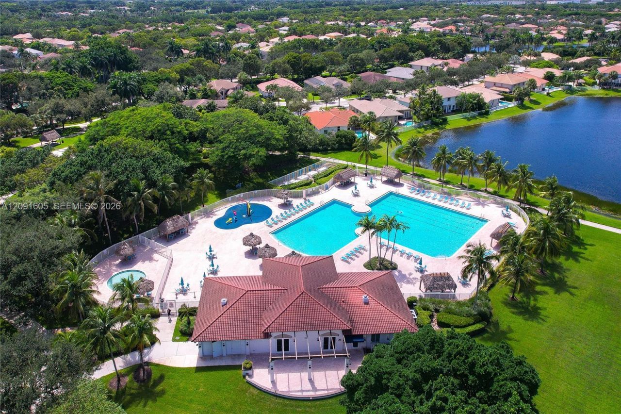 4400 Fox Ridge Dr, Weston, FL 33331 Photo