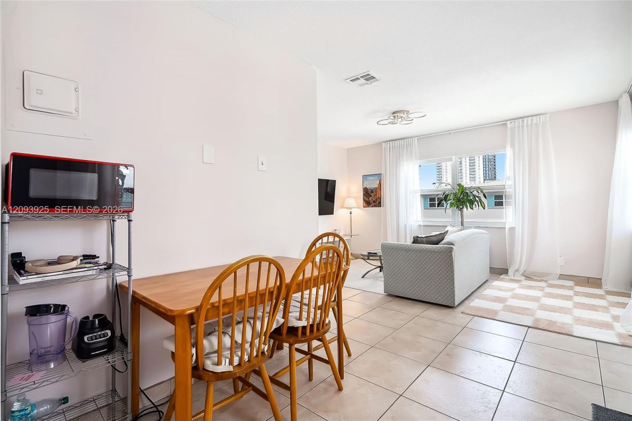 1824 Monroe St , Unit 10, Hollywood, FL 33020 Photo