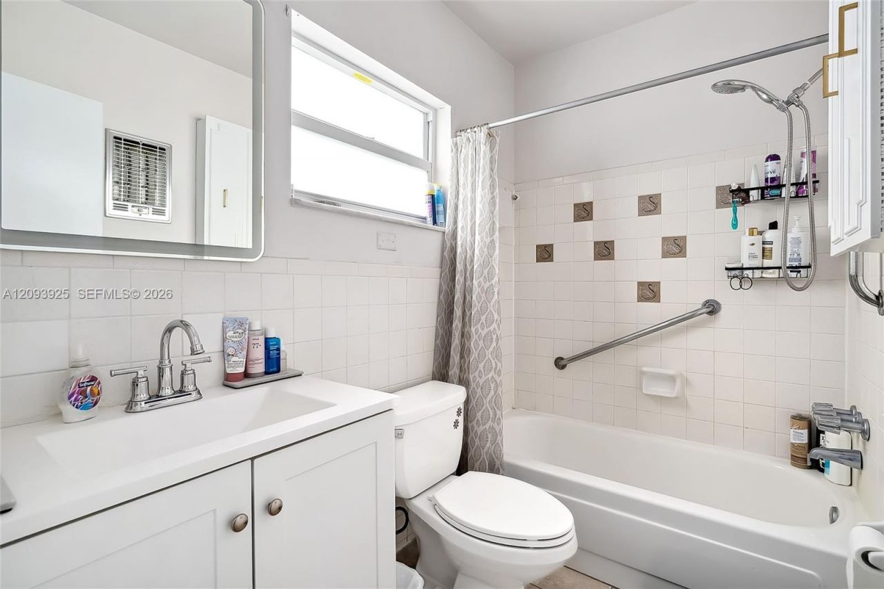 1824 Monroe St , Unit 10, Hollywood, FL 33020 Photo