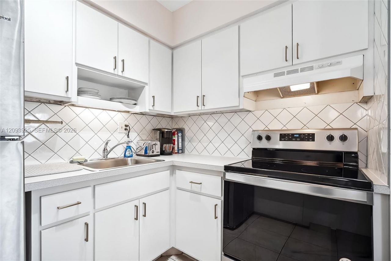 1824 Monroe St , Unit 10, Hollywood, FL 33020 Photo