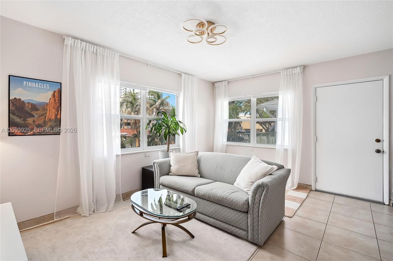 1824 Monroe St , Unit 10, Hollywood, FL 33020 Photo