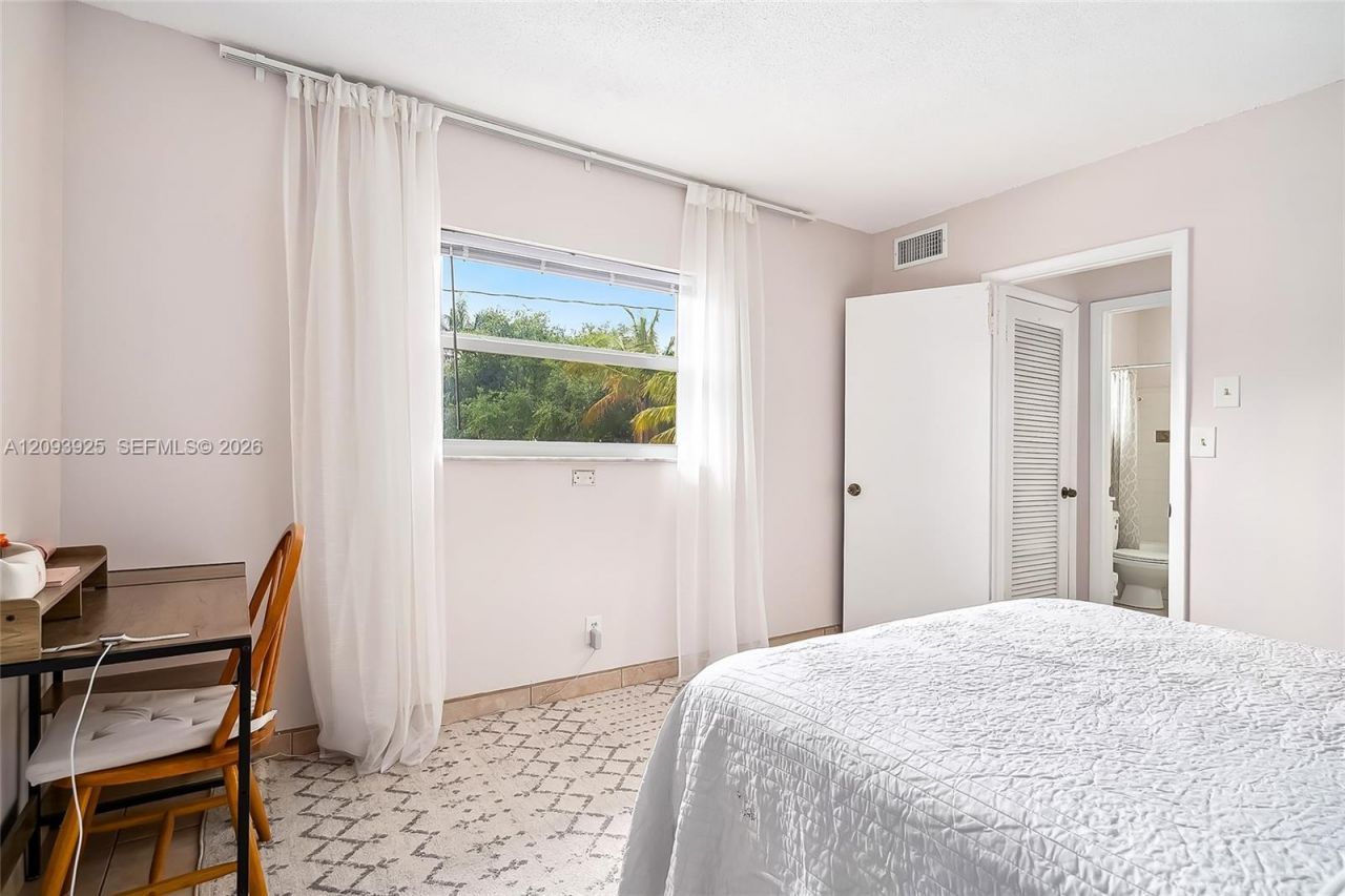 1824 Monroe St , Unit 10, Hollywood, FL 33020 Photo