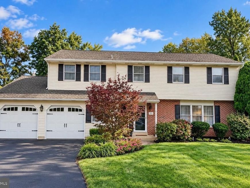 221 Jade Drive, Hatfield, PA 19440 Main Photo