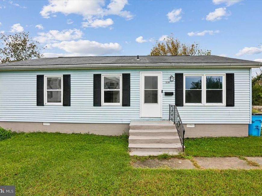 319 W Chesapeake Avenue, Crisfield, MD 21817 Main Photo