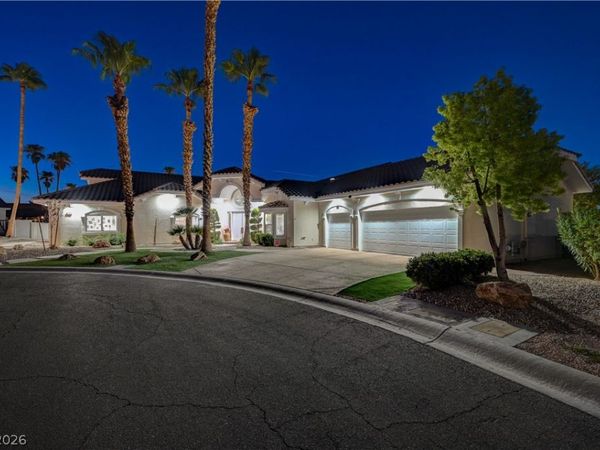 2000 Alexa Breanne Court , Las Vegas, NV 89117