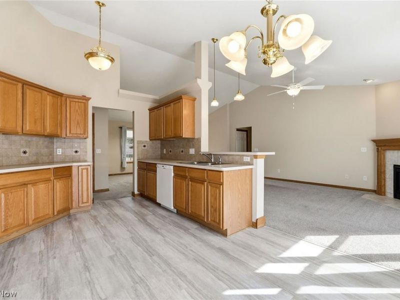 320 Falling Leaf Drive, Seven Hills, OH 44131 Photo 12