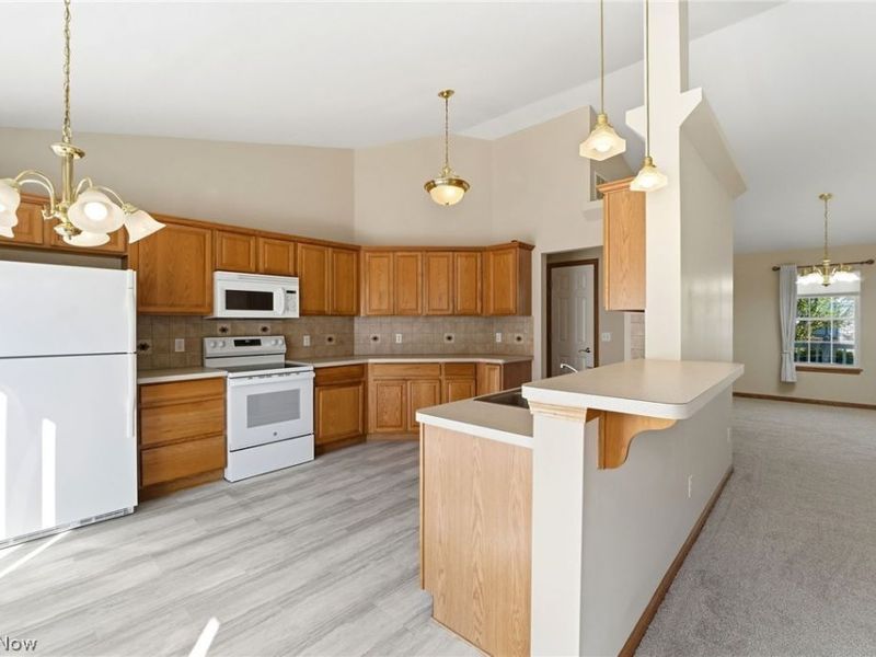 320 Falling Leaf Drive, Seven Hills, OH 44131 Photo 13